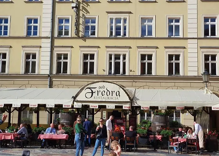 Rynek Pod Fredra Апартаменти *