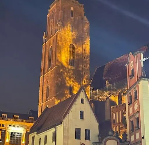 Rynek Pod Fredra Апартаменти *