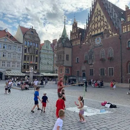 Rynek Pod Fredra 아파트