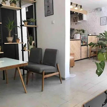 Rynek Pod Fredra Apartment *