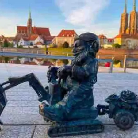 Rynek Pod Fredra Apartment *
